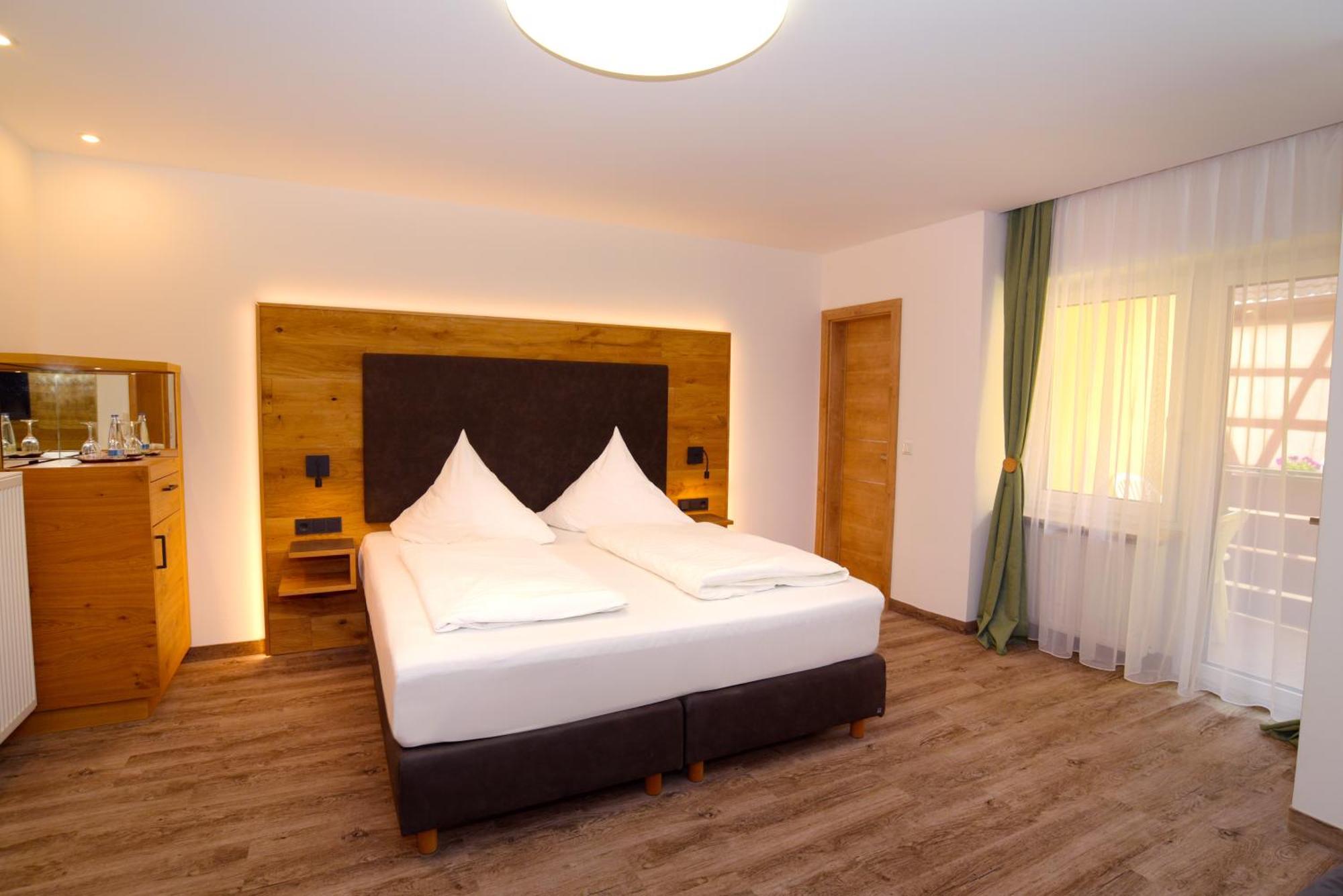 Hotel Gasthof Krone Spalt Extérieur photo